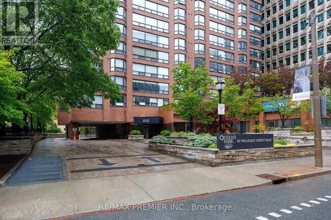 Building Photo - 62 Wellesley St W