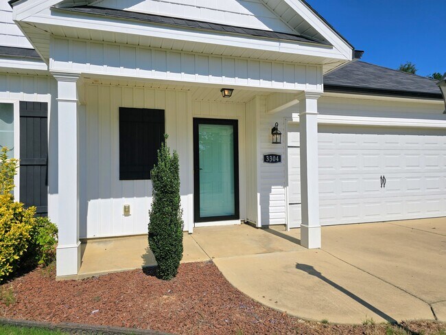 Building Photo - 3304 Alexandria Dr