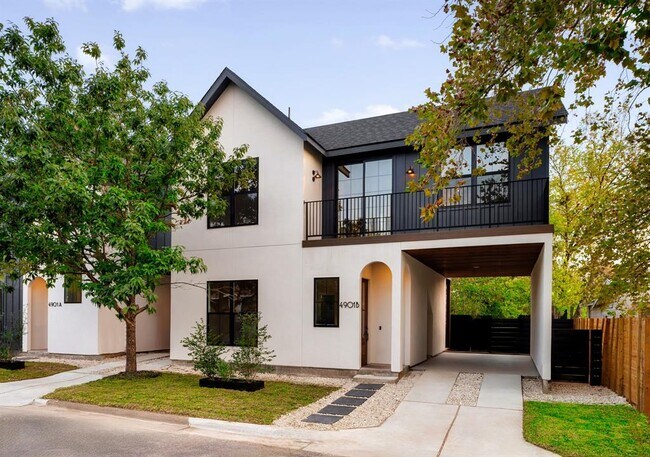 Building Photo - 4901 Gladeview Dr