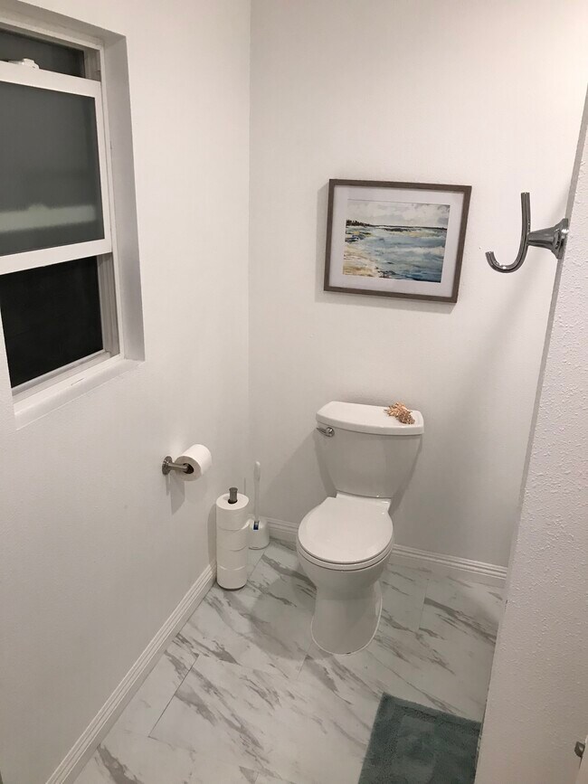 Foto del edificio - 4628 E 7th St