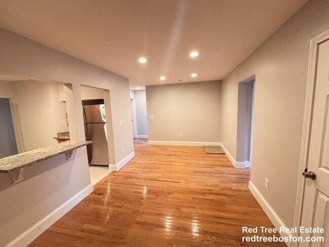 Building Photo - 76 Egmont St