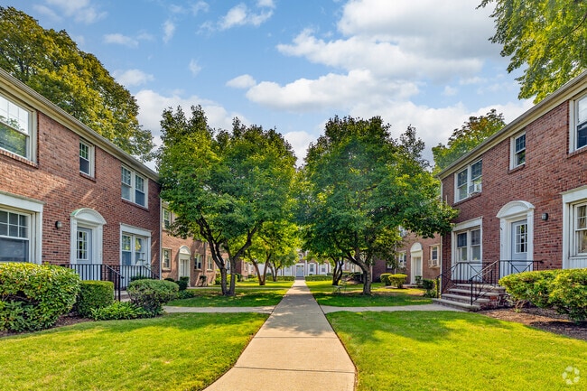 Foto del edificio - Maple Gardens Apartments