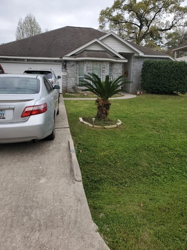 Foto del edificio - 254 Maple Ln