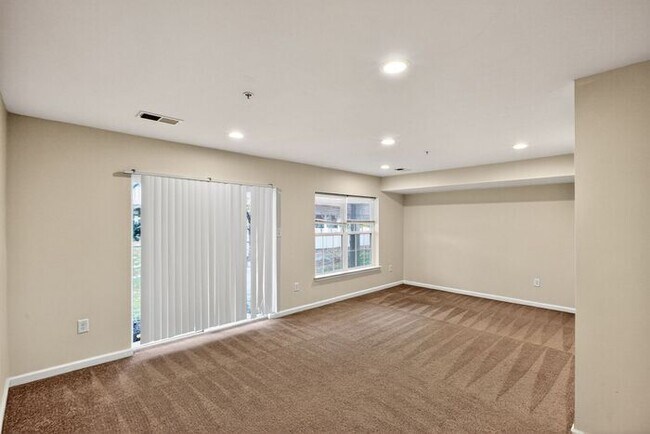 Foto del edificio - 11530 Sulphur Hills Pl