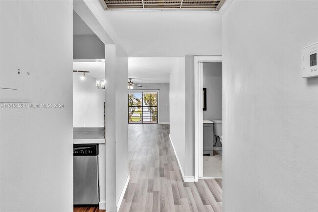 Foto del edificio - 20730 NE 8th Ct