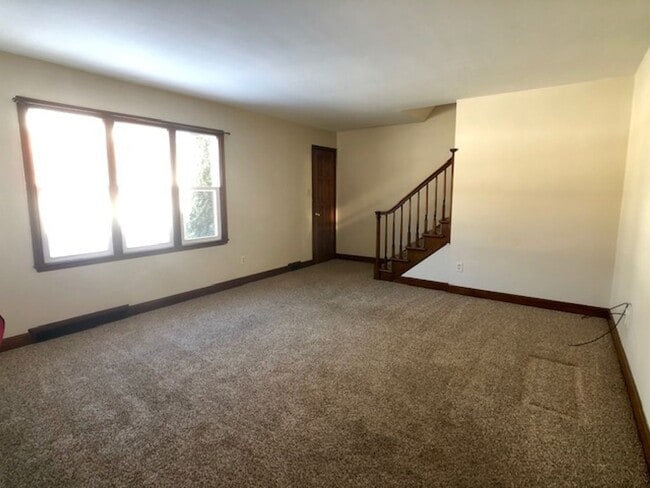 Foto del edificio - CHARMING 2 Bedroom Townhome Available!