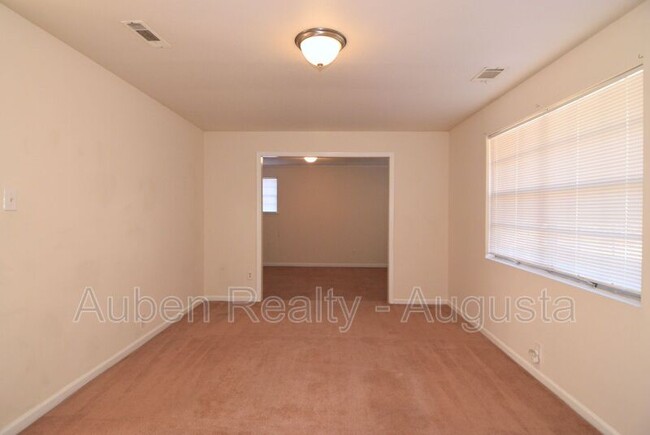 Foto del edificio - 2920 Rollingwood Dr