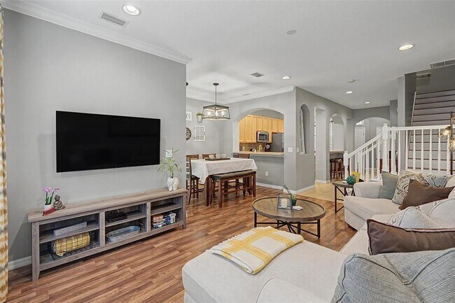 Building Photo - 2145 Park Crescent Dr