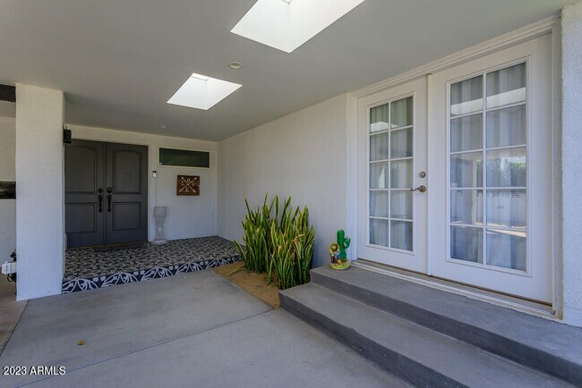 Building Photo - 3314 N 61st Pl