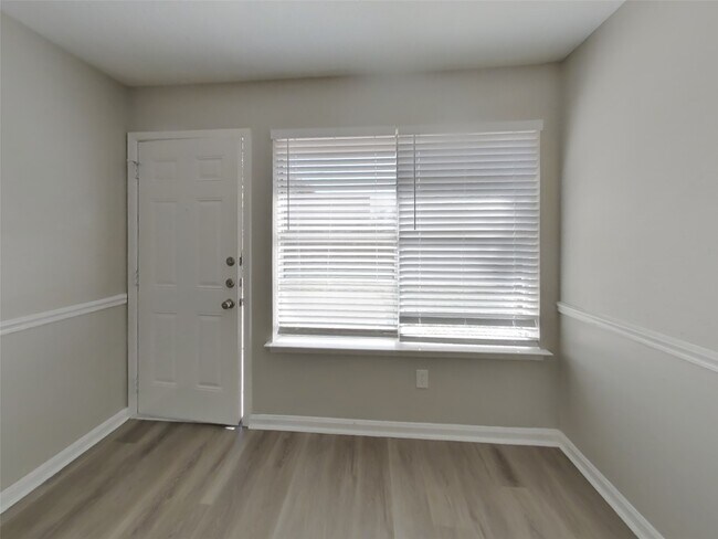 Foto del edificio - 7206 Sonnet Glen Ln