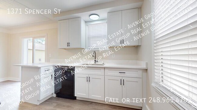 Foto del edificio - 1371 Spencer St