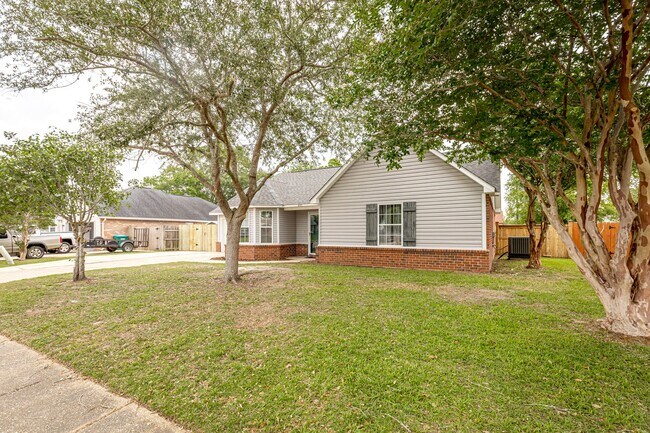 Building Photo - Freshly Renovated Rental Property