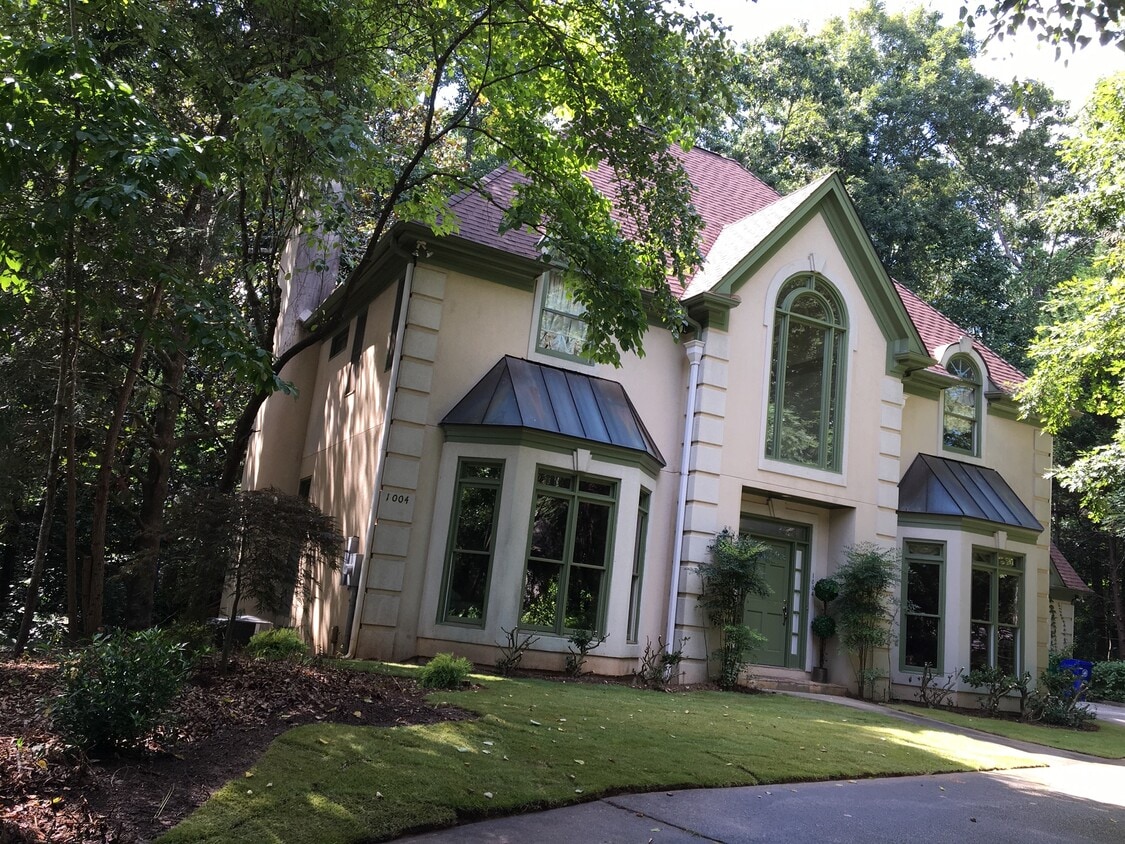 Primary Photo - 1004 Mason Woods Dr NE