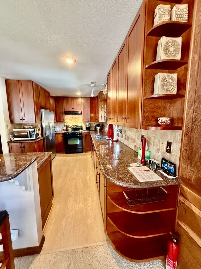 Foto del edificio - 406 Monterey Pl