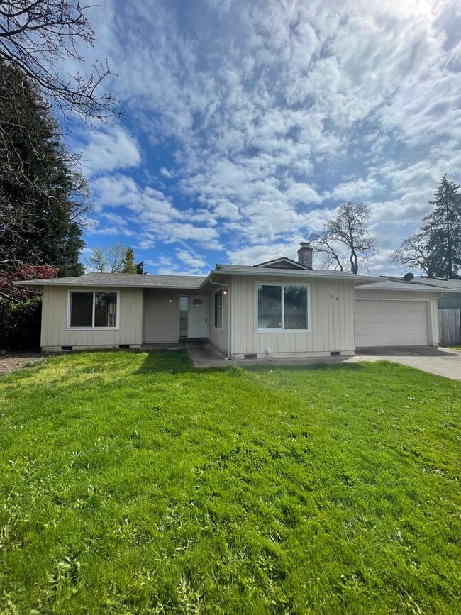 Building Photo - 3 bed home In South Salem