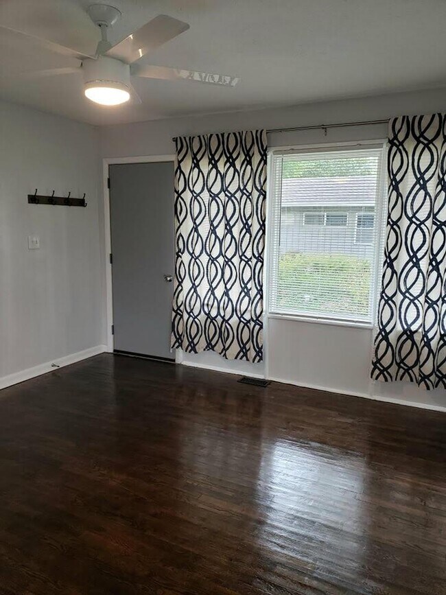 Foto del edificio - 1507 W 22nd Terrace