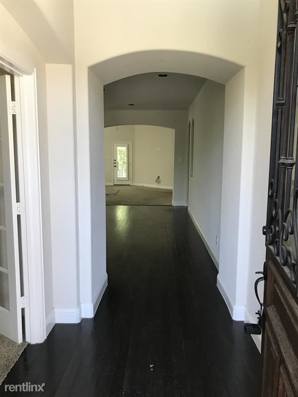 Foto del edificio - 4 br, 3.5 bath House - 6828 Swallow Ln UNIT