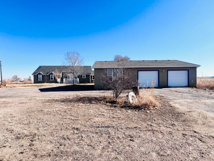 Primary Photo - Country Living!! 3bd 2.5ba Home, with Larg...