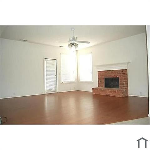 Building Photo - 1310 Pinehurst Dr