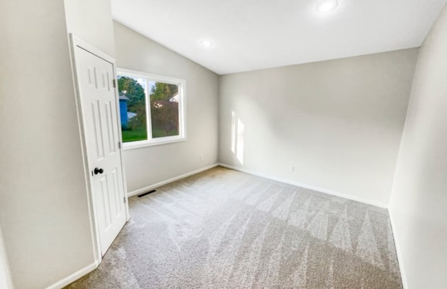 Foto del edificio - 377 Oakwood Dr