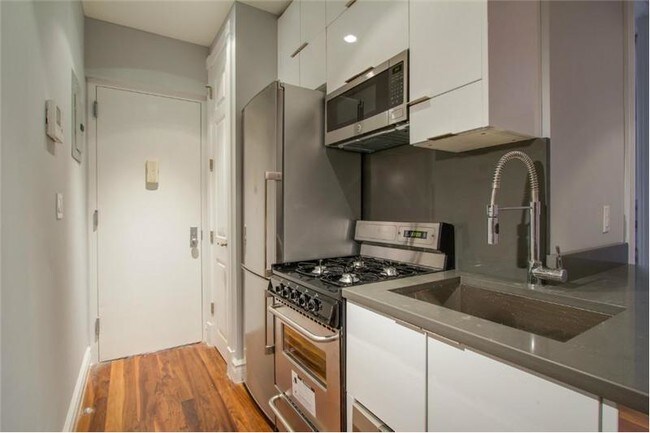 Foto del edificio - 105 E 80th St