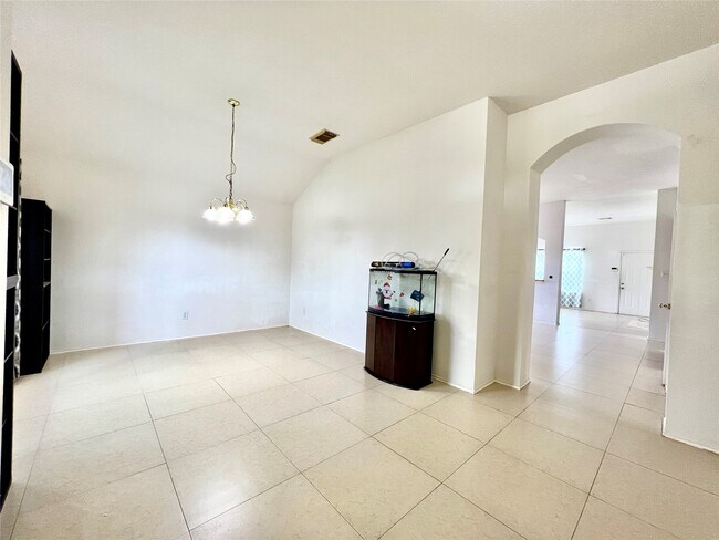 Foto del edificio - 9803 Hallmark Ln