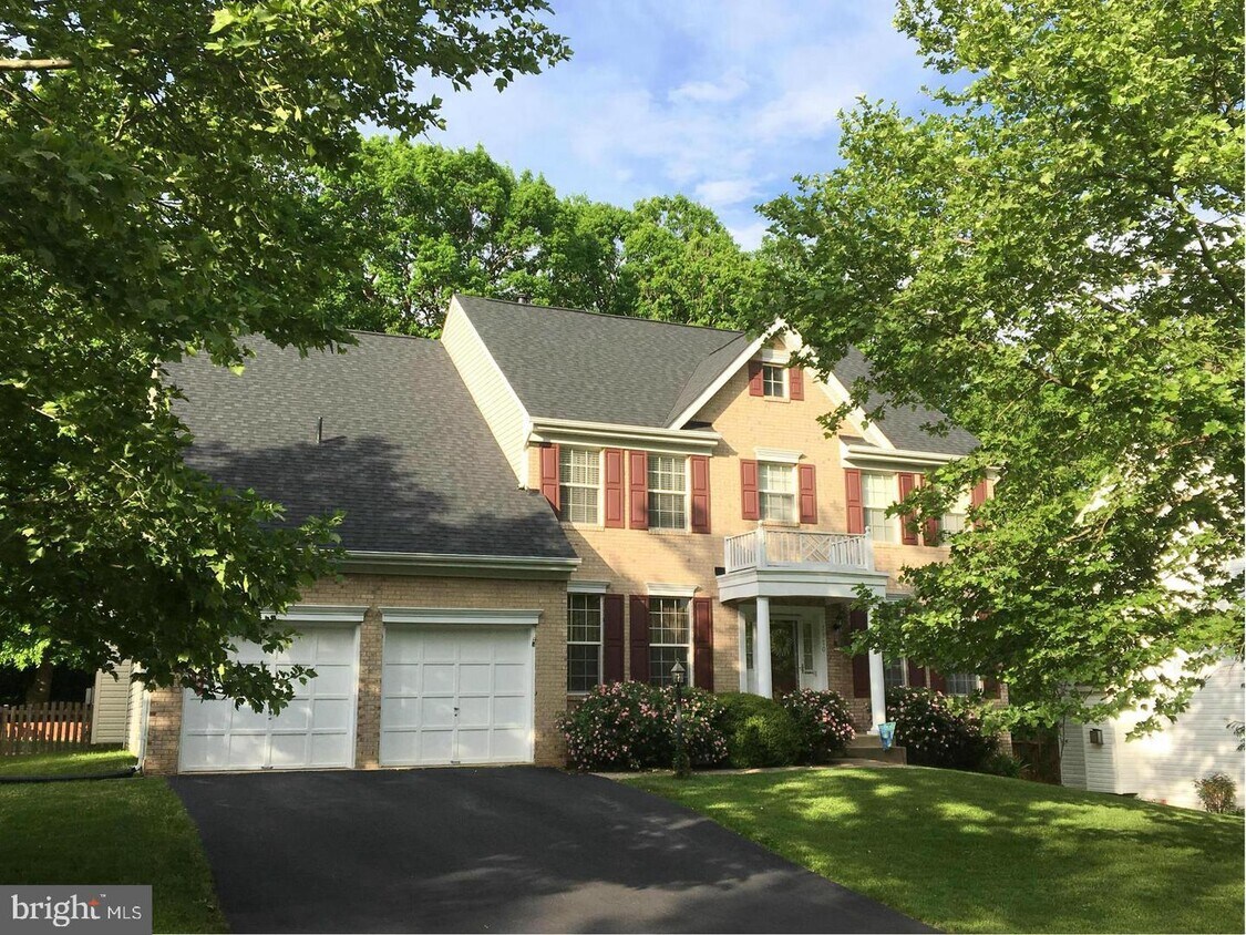 Building Photo - 5970 Fincastle Dr