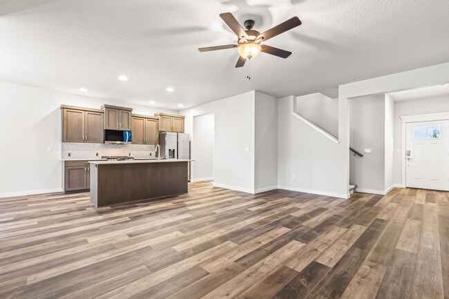 Building Photo - BRAND NEW BLACKROCK 4BD/2.5BA MERIDIAN HOME!