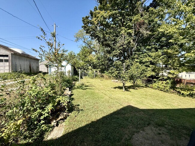 Foto del edificio - 2 Bedroom Avail August 2026 in Prospect Hills! $1,400 Monthly