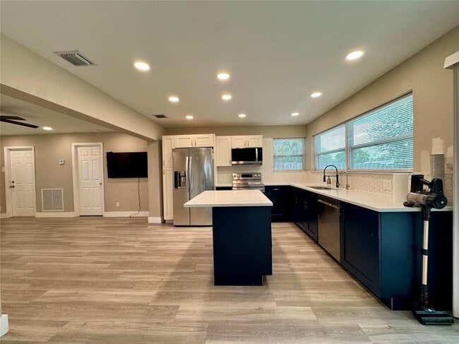 Foto del edificio - 1871 NW 31st Ave