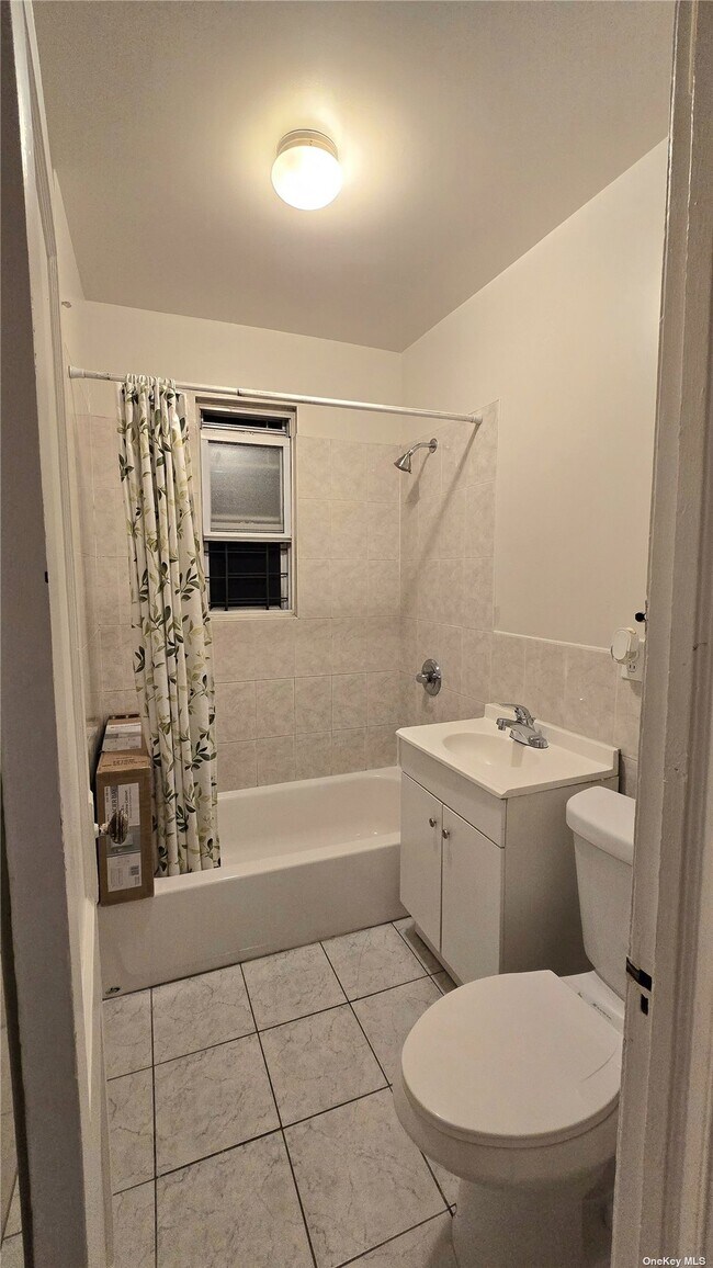 Foto del edificio - 98-04 31st Ave