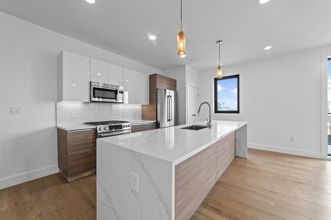 Building Photo - 30 Penniman Rd