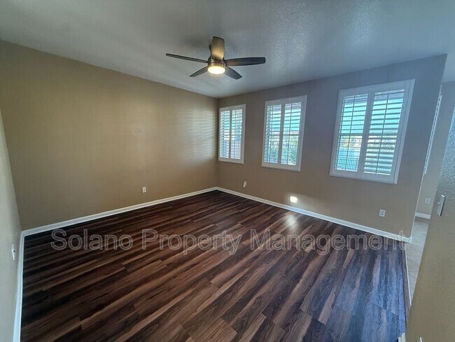 Foto del edificio - 5130 Tawny Lake Pl