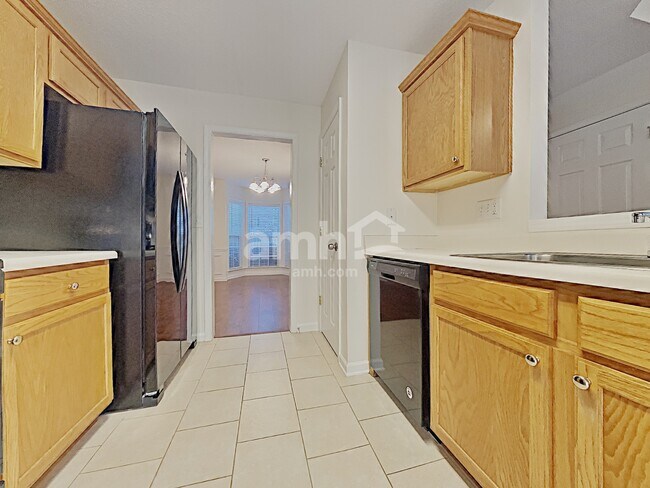 Building Photo - 322 Burdock Trace