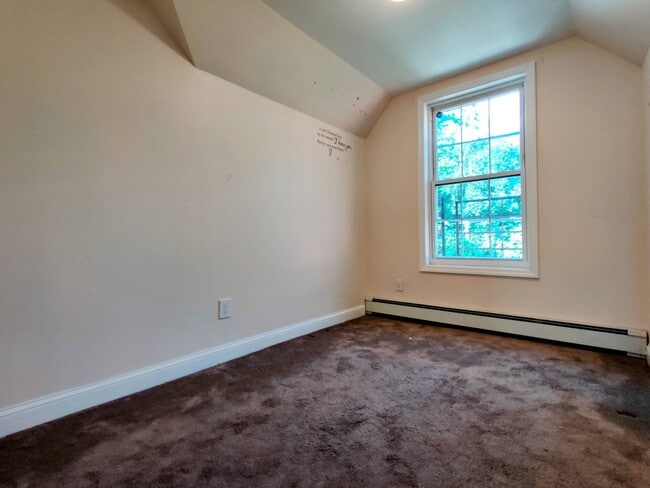 Building Photo - 160 McLean Ave