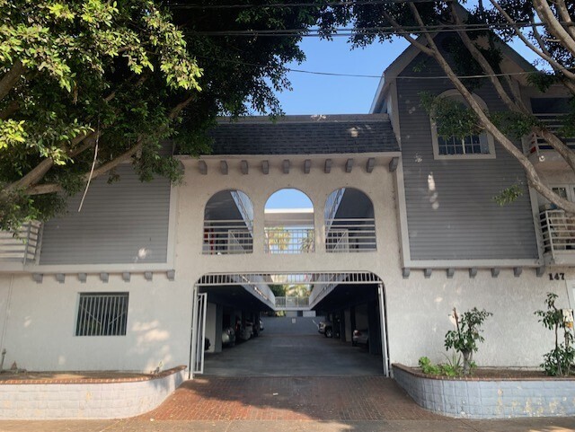 Outside - 147 S Avenue 56