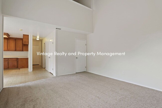 Foto del edificio - Back On The Rental Market Updated 3 Bedroo...