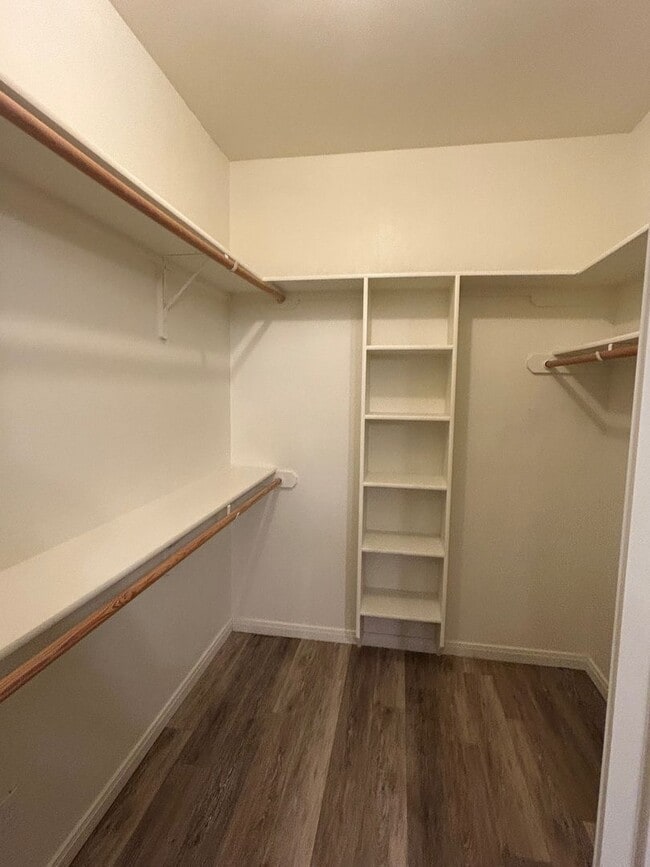 Building Photo - Beautifully Maintained 3 Bedroom