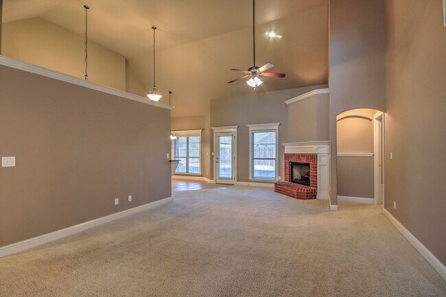 Building Photo - BEAUTIFUL 4 BEDROOM HOME IN OWASSO