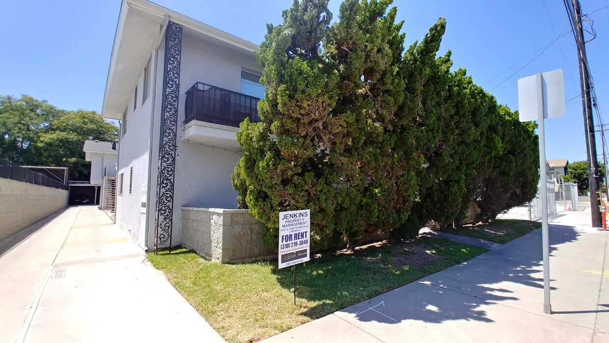 Foto principal - 12615 Grevillea Ave