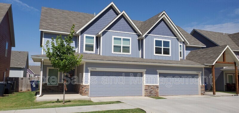 Primary Photo - 17605 Hampton Park Dr