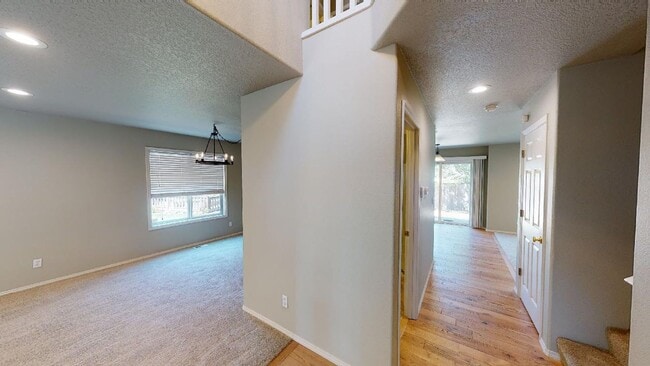 Building Photo - Wilsonville - Newly Updated 4 Bed + Bonus,...