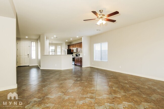 Building Photo - 11747 W Jessie Ln