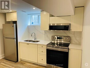 Building Photo - 32 Kitimat Crescent
