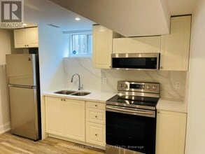 Building Photo - 32 Kitimat Crescent
