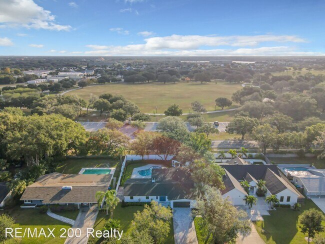 Foto del edificio - 4 br, 4 bath House - 2218 Fosgate Drive