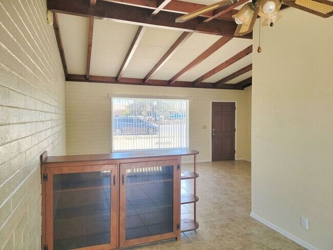 Foto del edificio - PENDING / RENTED