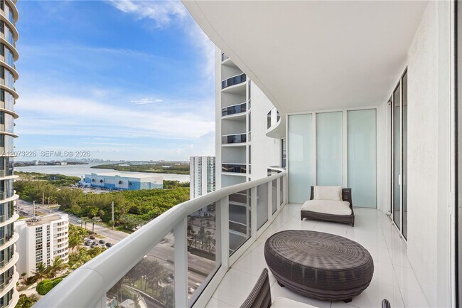 Building Photo - 15811 Collins Ave