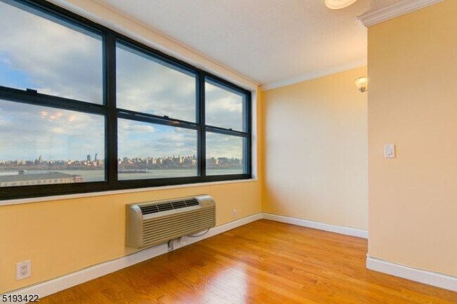 Foto del edificio - 7004 Blvd