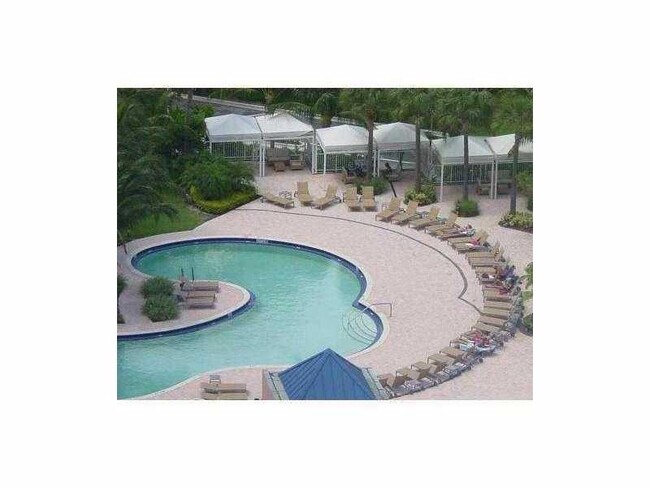 Foto del edificio - 3340 NE 190th St